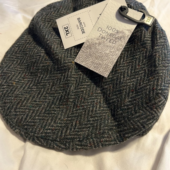 Hat - Picture 3 of 3